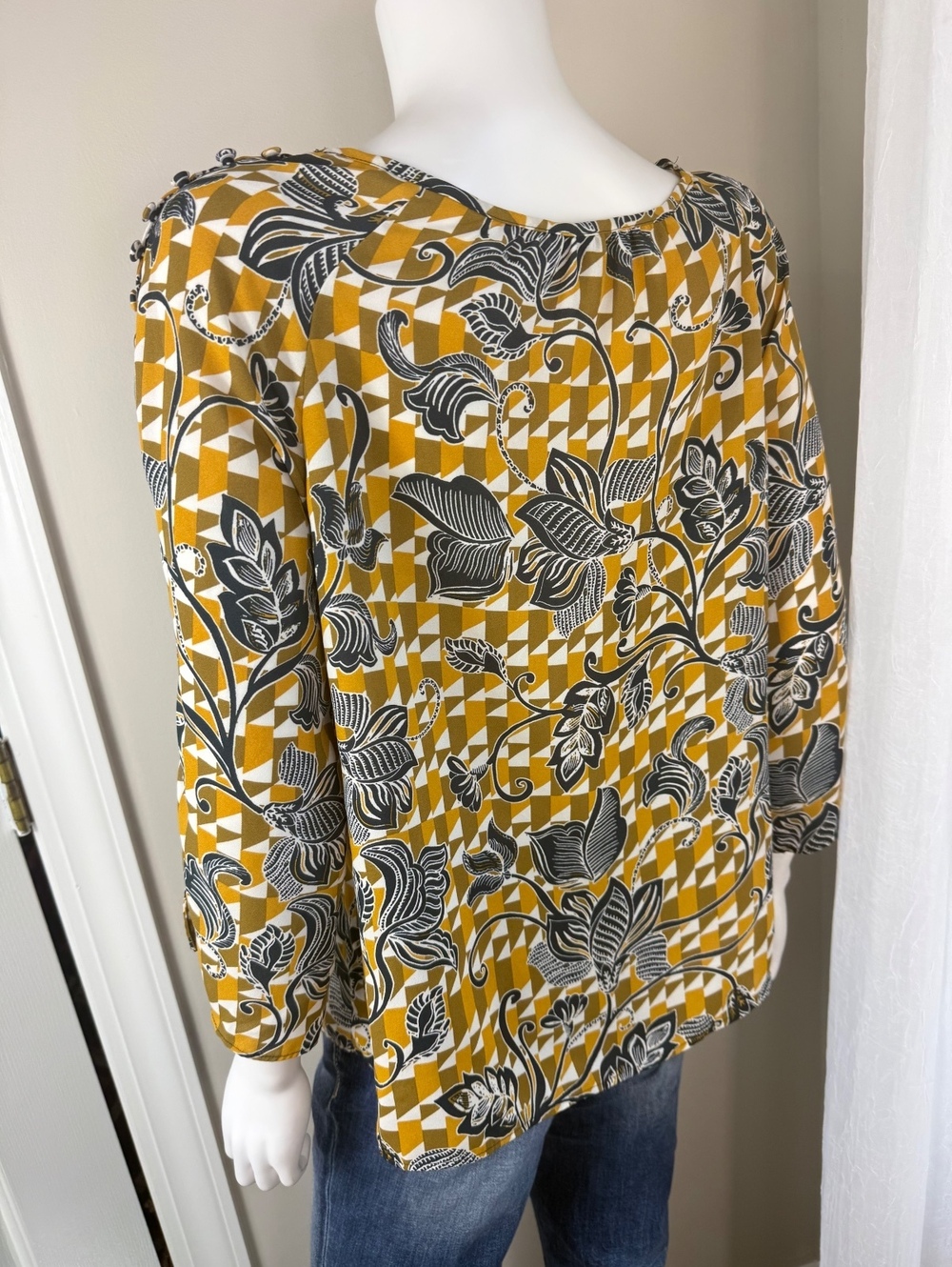Zac & Rachel Medium Floral Patterned Blouse with Mustard and Black Geometric Acc - Picture 3 of 7
